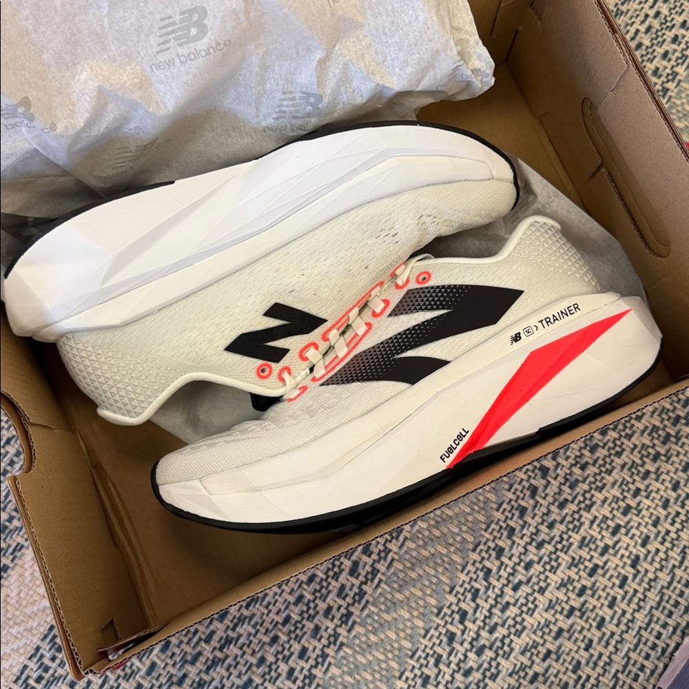 New Balance FuelCell SuperComp Trainerv3 - Picture 2 of 4